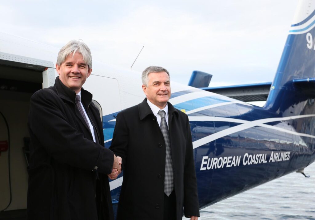 Direktor European Coastal Airlinesa Klaus Dieter Martin i  gradonačelnik Šibenika Željko Burić 2014. godine